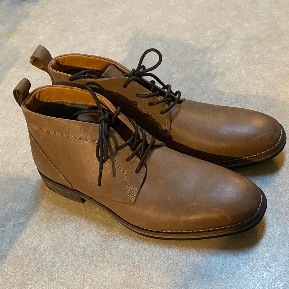 Classic Brown Leather Size 7M Chukka Boots for Men NWT Timeless Classic